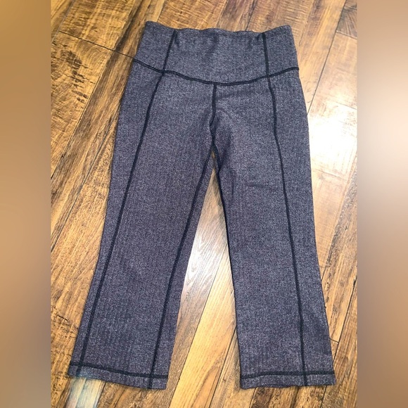 Lululemon Herringbone Crop Knit gray size 8 workout legging classic spring - Picture 1 of 7